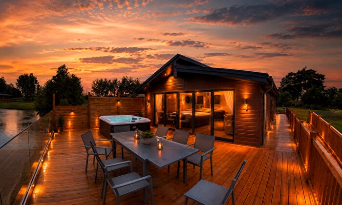 4 Bedroom Lodge For Sale In The Kestrel Lodge, Noah's Retreat, Barton Street, Grimsby, Lincolnshire, DN37