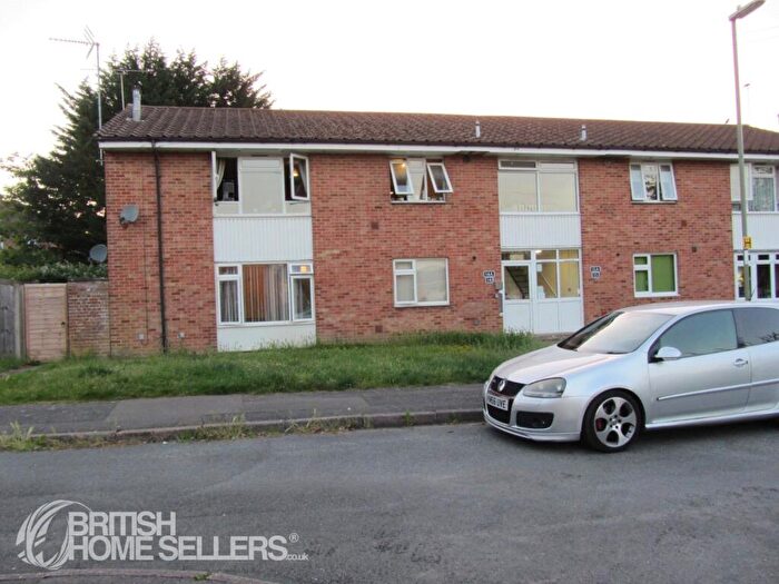2 Bedroom Apartment For Sale In Simmons Close, Hedge End, Southampton, Hampshire, SO30