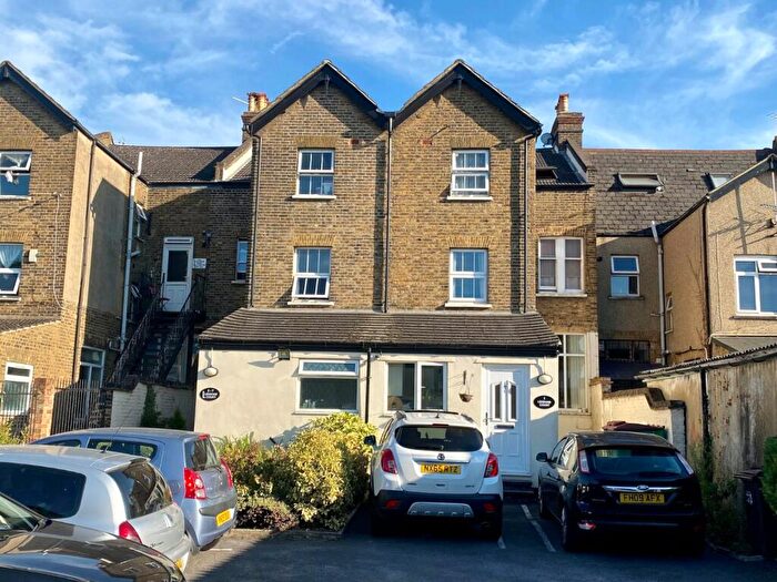 Flat For Sale In Leigham Court Clyde Road, Wallington, Surrey, SM6