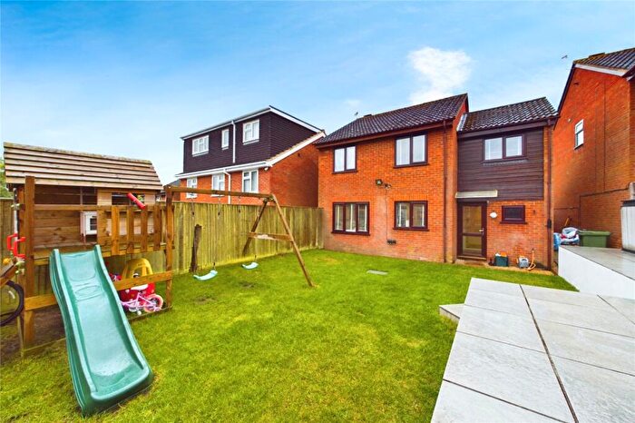 4 Bedroom Detached House For Sale In Bainbridge Road, Calcot, Reading, Berkshire, RG31
