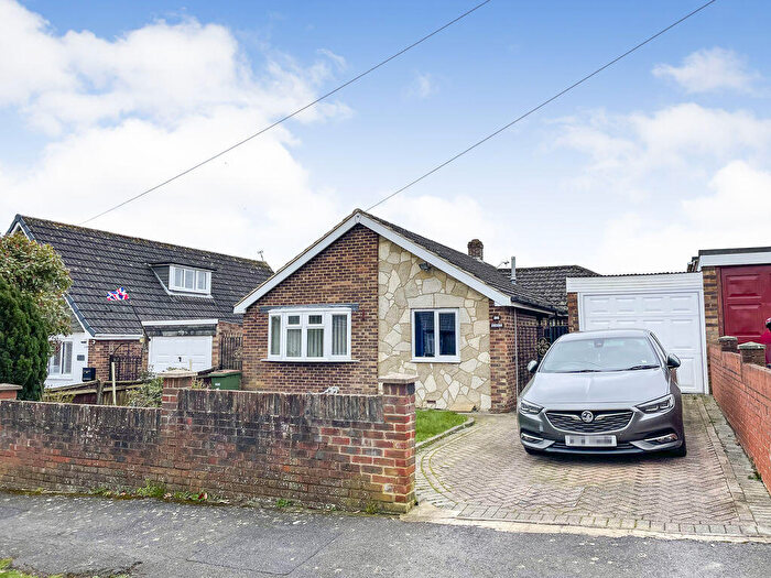 3 Bedroom Detached Bungalow For Sale In Mapleton Road, Hedge End, SO30