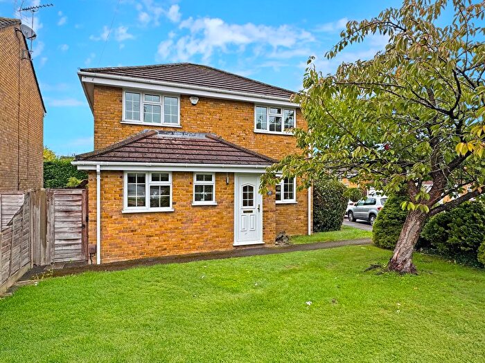4 Bedroom Detached House For Sale In Pineapple Road, Amersham, HP7