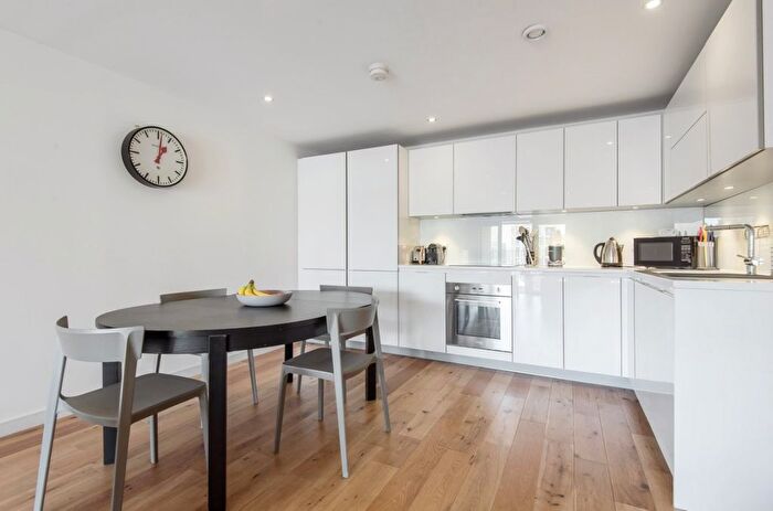 2 Bedroom Flat For Sale In Cowley Road, Oval, London, SW9