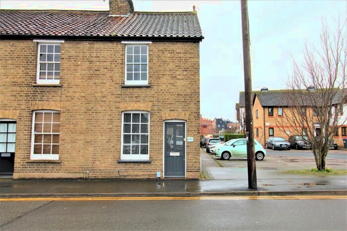 2 Bedroom Cottage To Rent In Star Street, Ware, SG12