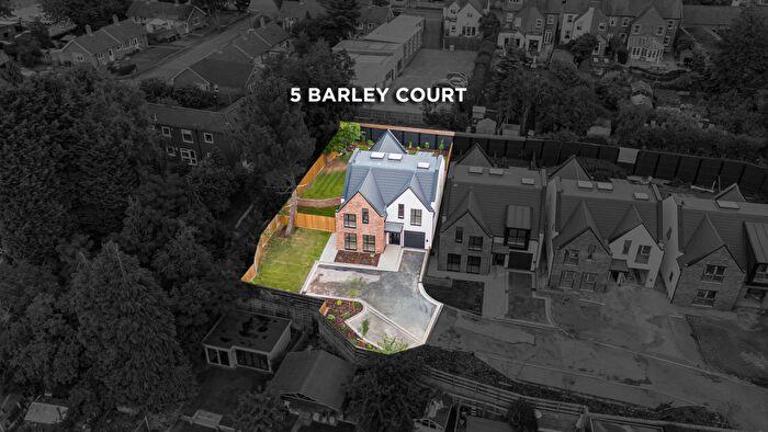 4 Bedroom Detached House For Sale In Lichfield Road, Four Oaks, B74