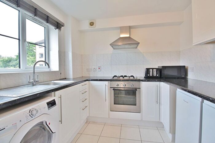 2 Bedroom Flat To Rent In Thornbury Road, Isleworth, TW7