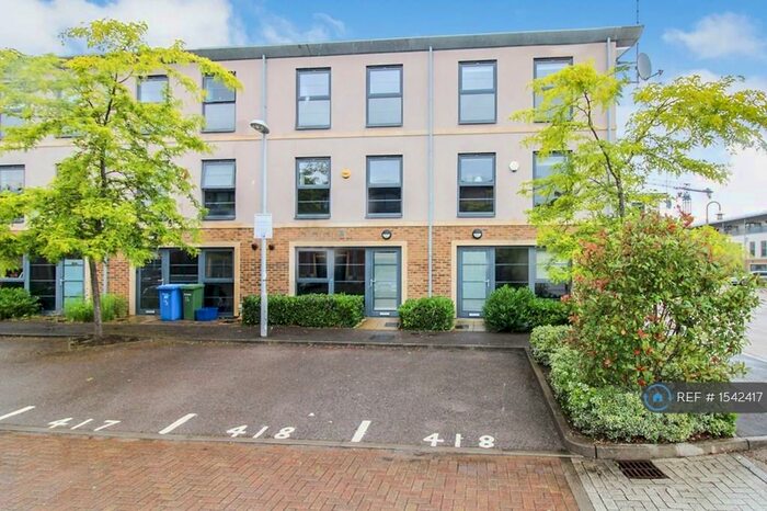 4 Bedroom Terraced House To Rent In Pond Road, Farnborough, GU14