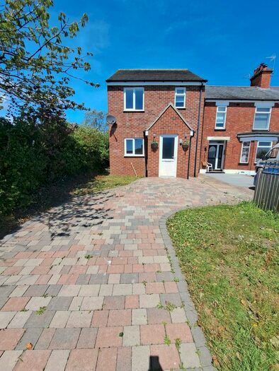 3 Bedroom Detached House To Rent In St. Margarets Road, Lowestoft, NR32