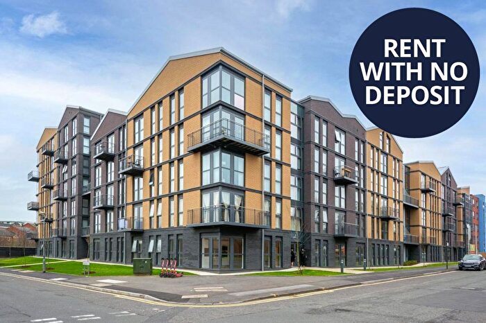 2 Bedroom Flat To Rent In Arden Gate, Communication Row, Birmingham, West Midlands, B15