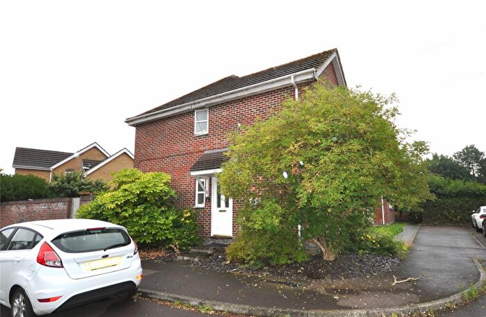 2 Bedroom End Of Terrace House To Rent In Chatsworth Road, Swindon, SN25