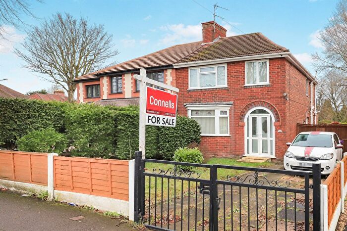 3 Bedroom Semi Detached House For Sale In Deyncourt Road, Wednesfield, Wolverhampton, WV10