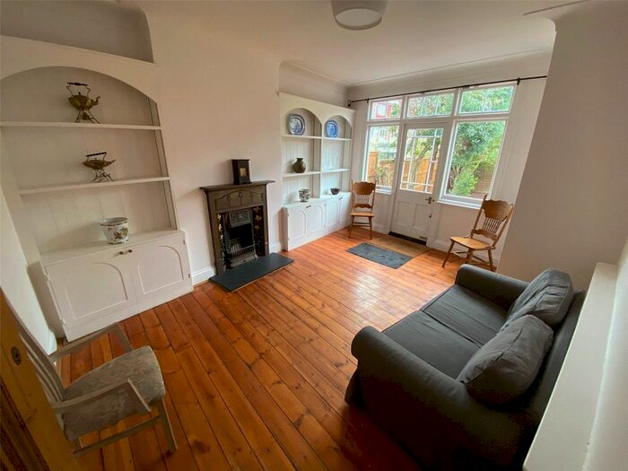 3 Bedroom Detached House To Rent In Temple Gardens, London, NW11