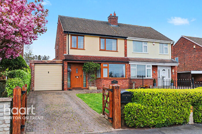 3 Bedroom Semi Detached House For Sale In Winchester Drive, Swadlincote, DE12