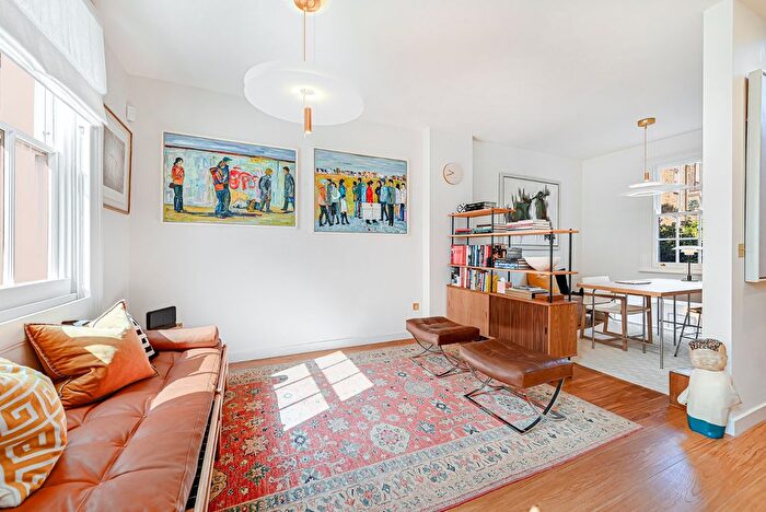 2 Bedroom End Of Terrace House To Rent In Chester Row, London, SW1W