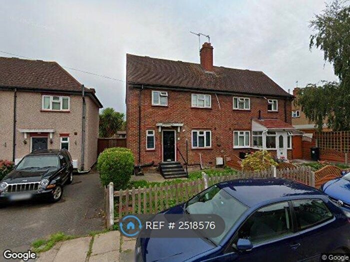 3 Bedroom Semi-Detached House To Rent In Rowan Road, Brentford, TW8