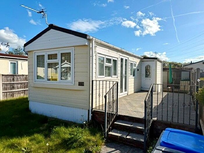 2 Bedroom Park Home For Sale In Warren Farm Park, Warren Lane, Pyrford, Woking, GU22