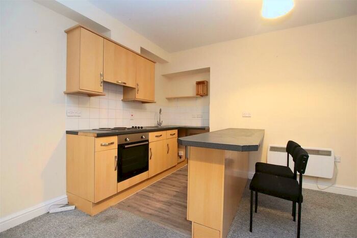 2 Bedroom Maisonette To Rent In High Street, EX34