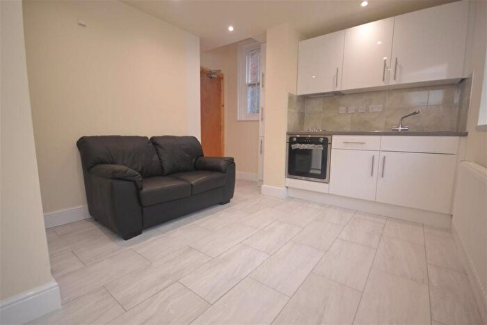 1 Bedroom Flat To Rent In Denmark Road, Reading, RG1