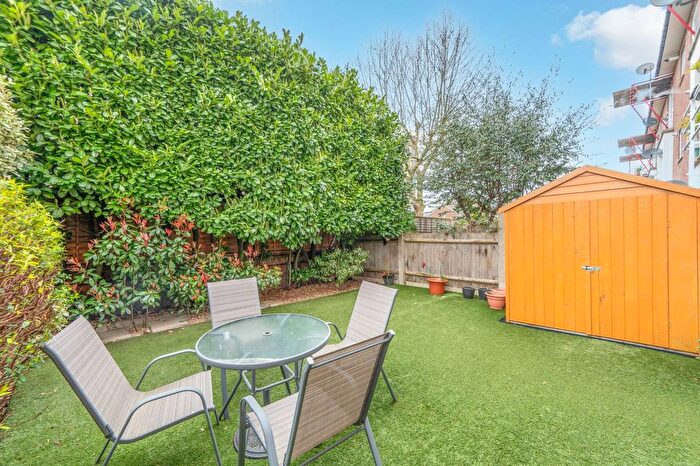 2 Bedroom Flat For Sale In Lucas Close, Willesden, London, NW10