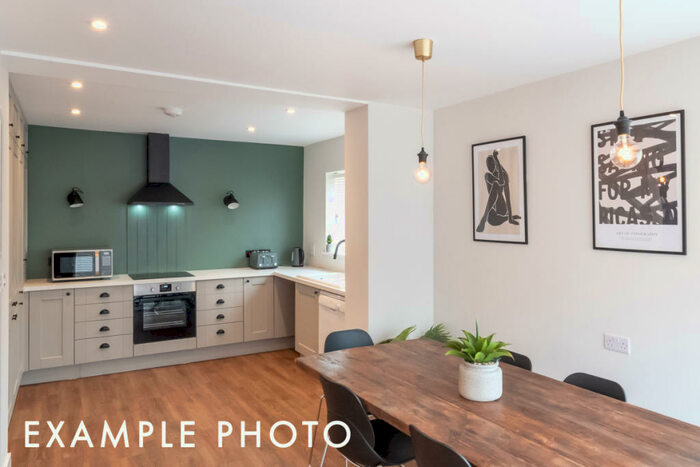 5 Bedroom Terraced House To Rent In Capricorn Way, Salford, M6