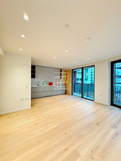 2 Bedroom Flat To Rent In Lewis Cubitt Walk, London, N1C