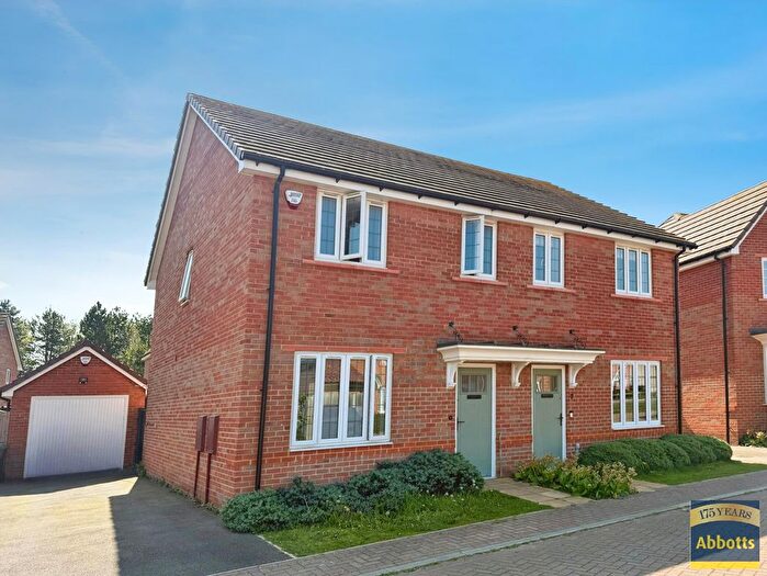 3 Bedroom Property To Rent In Cossie Close, Bury St. Edmunds, IP32