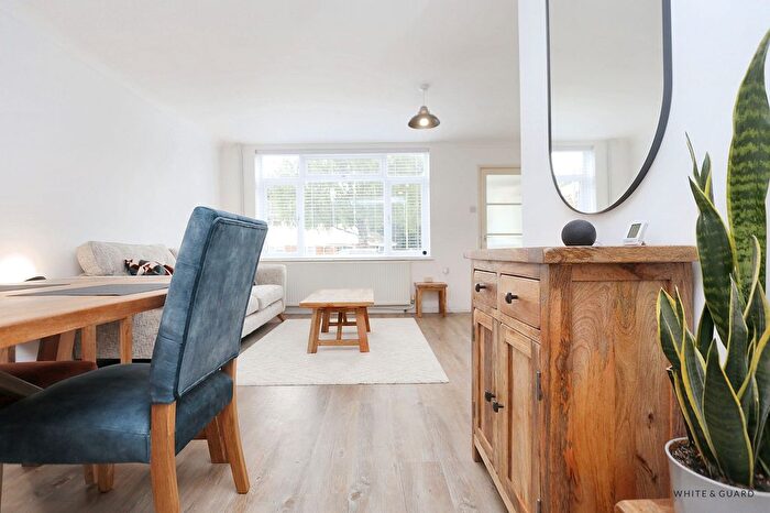 3 Bedroom Terraced House For Sale In Elm Road, Bishops Waltham, SO32