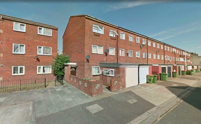 1 Bedroom Flat To Rent In Pond Road, Stratford, Plaistow, Abbey Road, London, E15