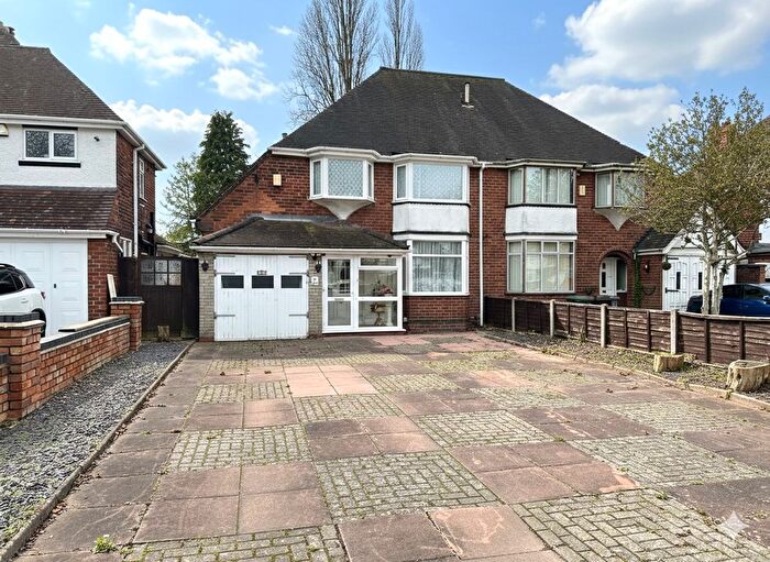 3 Bedroom Semi Detached House For Sale In Chester Road, Kingshurst, B36