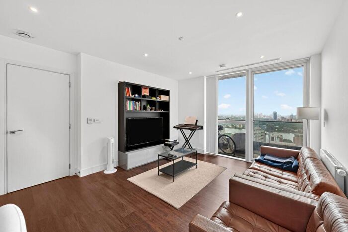 1 Bedroom Flat For Sale In Maine Tower, Harbour Way, E14