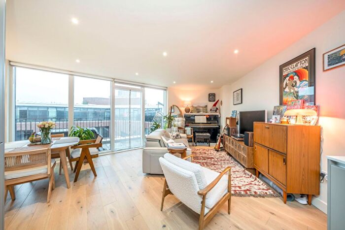 2 Bedroom Flat For Sale In Thunderer Walk, Charlton, SE18