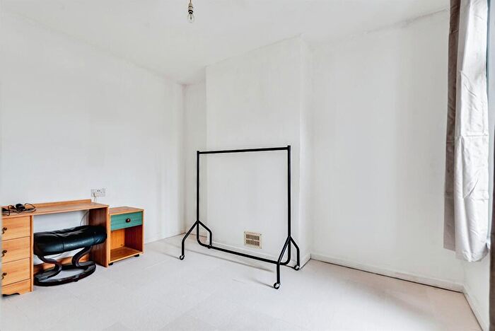 2 Bedroom Terraced House For Sale In Linslade Street, Swindon, SN2