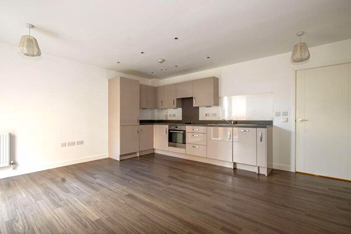 2 Bedroom Flat To Rent In Connersville Way, Croydon, CR0