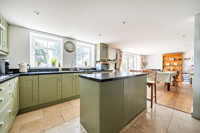 5 Bedroom Detached House To Rent In New Road, Swanmore, Southampton, SO32