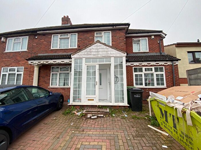 5 Bedroom Semi-Detached House For Sale In Cromwell Drive, Dudley, West Midlands, DY2