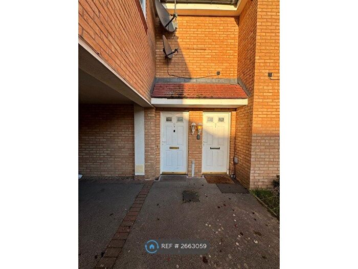 2 Bedroom Flat To Rent In Chequers Close, Corby, NN18