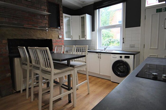 5 Bedroom Terraced House To Rent In Newport View, Burley, Leeds, Yorkshire, LS6