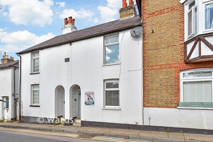 2 Bedroom Terraced House For Sale In Dartford Road, Horton Kirby, Kent, DA4
