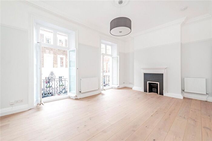 1 Bedroom Flat To Rent In Queen Anne Street, Marylebone, London, W1G