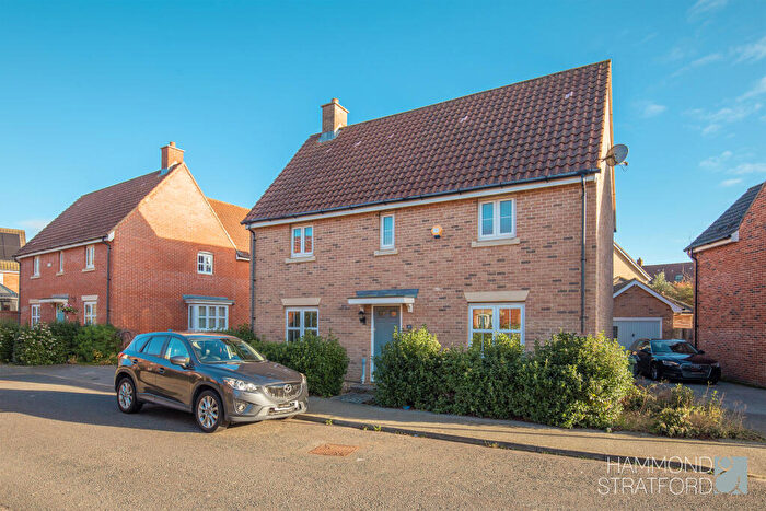 4 Bedroom Detached House For Sale In Kingfisher Close, Cringleford, NR4