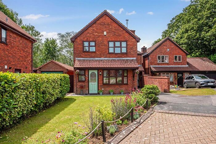 4 Bedroom Detached House For Sale In Angelo Close, Waterlooville, PO7