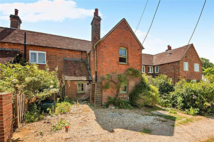 2 Bedroom Terraced House For Sale In Harts Hill Road, Thatcham, Berkshire, RG18