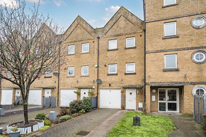 4 Bedroom Terraced House To Rent In Wharfside Close Erith, DA8