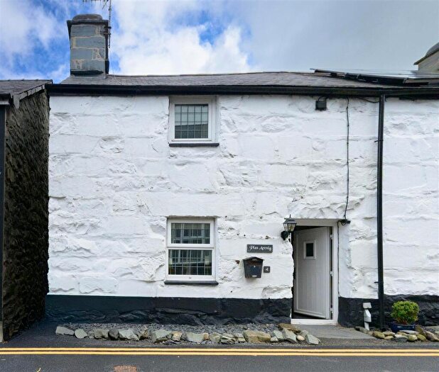 2 Bedroom End Of Terrace House For Sale In Trawsfynydd, Blaenau Ffestiniog, LL41