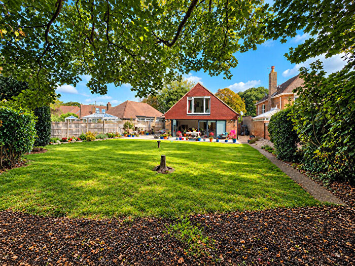 4 Bedroom Detached House For Sale In Glebe Close, Southwick, BN42
