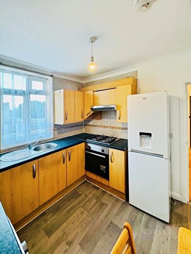 3 Bedroom House To Rent In Hoe Street, London, E17
