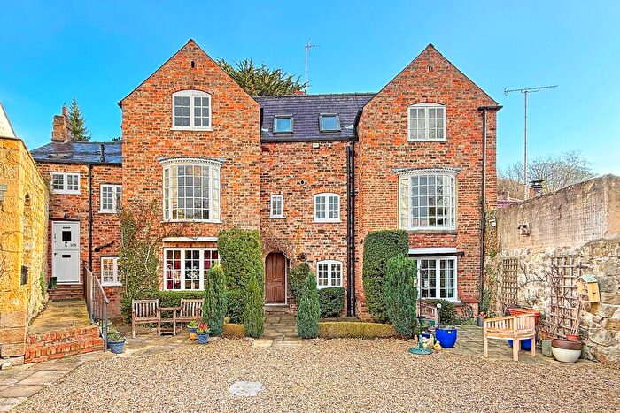 2 Bedroom Flat For Sale In Flat, Briggate, HG5