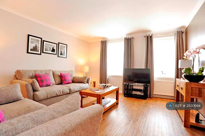 2 Bedroom Flat To Rent In Claremont Gardens, Aberdeen, AB10