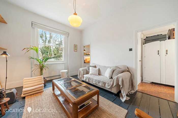 1 Bedroom Maisonette To Rent In Stamford Hill, London, N16