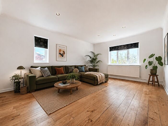 2 Bedroom Flat For Sale In Rowlands Close, London, NW7